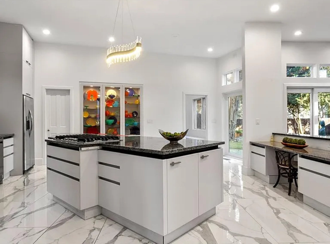 Rent 404 Mansion (Photo/Film)